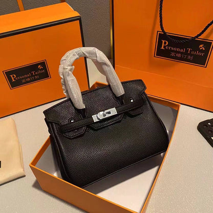 Hermes
Best quality with box’s 
100 dhs✅
size 20 cm

Zain290
♥️♥️♥️