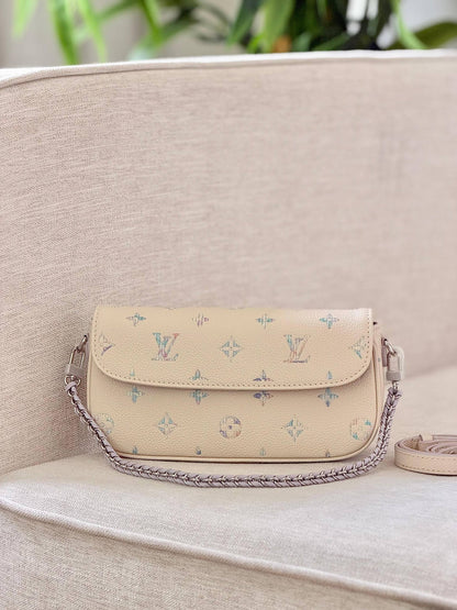 NEW COLLECTION
BRAND- LOUIS VUITTON 
SUPER MASTER QUALITY 
BOX WITH PAPER BAG

For Price 👇 WhatsApp✅
0568585901 
0507557372
0552275751 Owner Zain 👌

Zain267
♥️♥️♥️