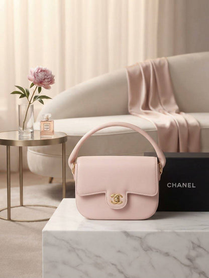 Chanel ᴍɪɴɪ ғʟᴀᴘ ʙᴀɢ
ɢᴏʟᴅʜᴀʀᴅᴡᴀʀᴇ ᴄʀᴏssʙᴏᴅʏ ʙᴀɢ
ᴡɪᴛʜ ʙᴏx
ʟᴇᴀᴛʜᴇʀ
sɪᴢᴇ:20ᴄᴍ
110 dhs🇦🇪🇦🇪


Zain56
♥️♥️♥️