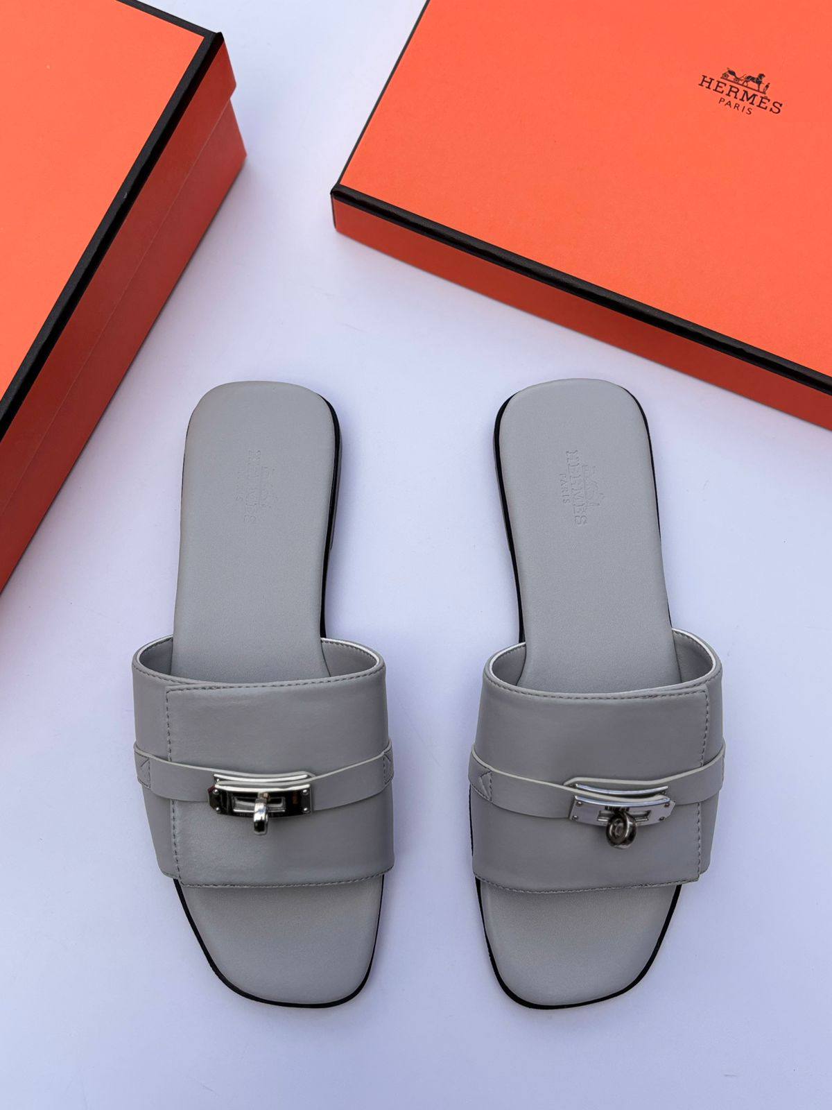 Hermes 
100 dhs❣️
Size 36-42

Zain55
♥️♥️♥️