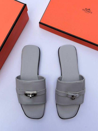 Hermes 
100 dhs❣️
Size 36-42

Zain55
♥️♥️♥️