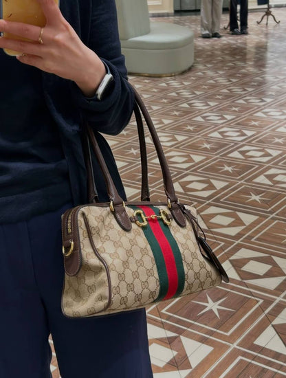 GUCCI 

NEW CAME 
HIGH QUALITY 

WITH BOX 
125 dhs🇦🇪🇦🇪

Zain39
♥️♥️♥️