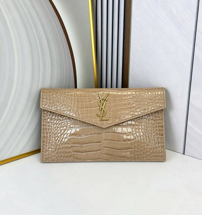 YSL 
COPY ONE 
WITH BOX 
190 dhs🇦🇪🇦🇪

Zain295
♥️♥️♥️