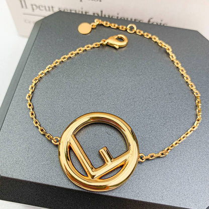 Fendi set
Necklace 
Bracelet 
Master quality 💕

110 dhs🇦🇪 normal box 📦

Zain48
♥️♥️♥️