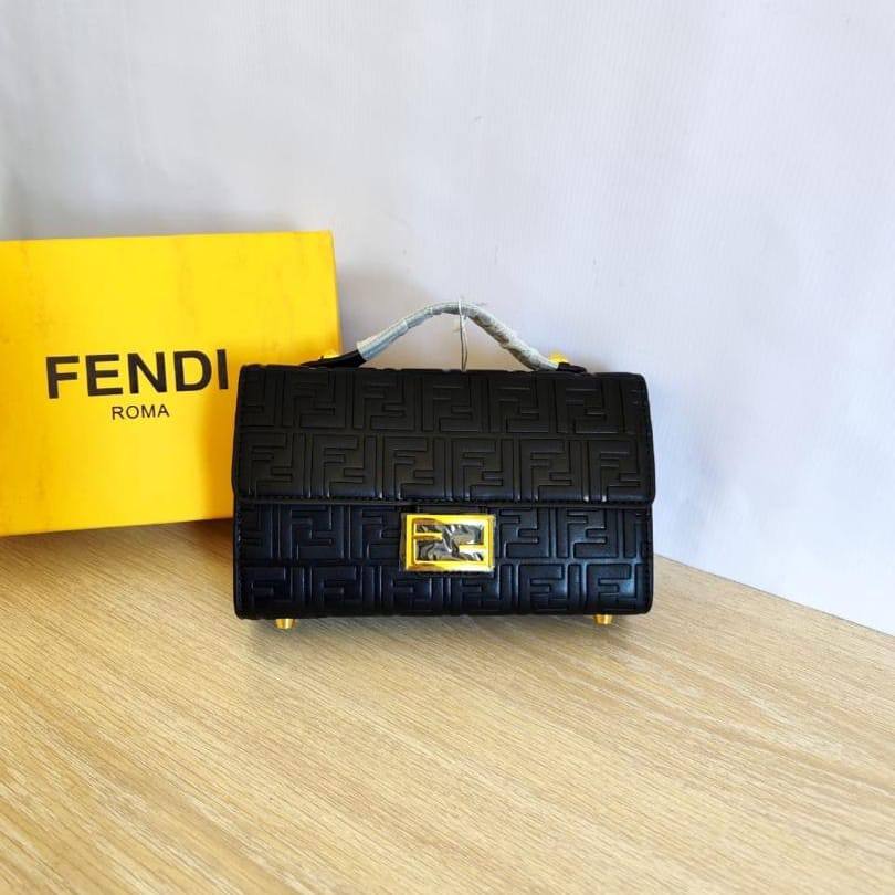 Fendi - Prada - CH - YSL - MK
100 dhs🇦🇪🇦🇪
with box
size 22cm

Zain26
♥️♥️♥️