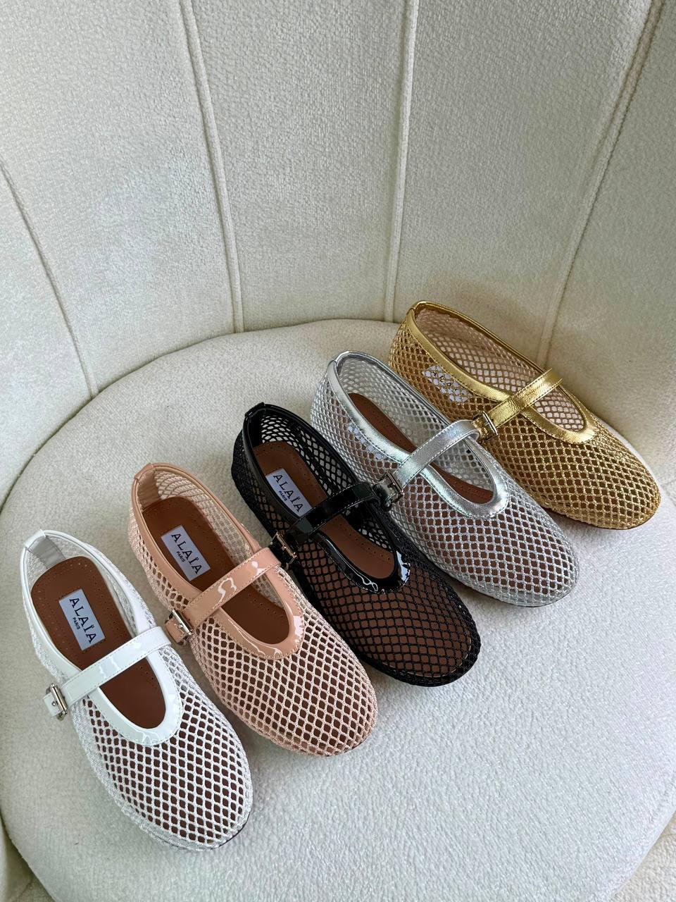 ALAIA
Super *AAA* *+* Quality 💯 
With original packing🎁🎁
SIZE:36and41
Available now
450 dhs🇦🇪🇦🇪

Zain309
♥️♥️♥️