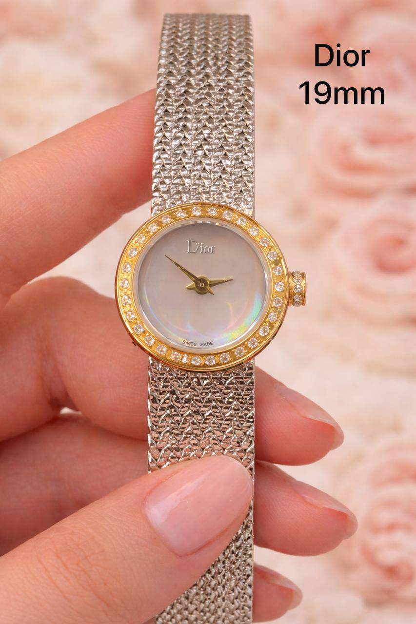 Dior mini size watch for ladies good quality 
170 dhs🌺 
 (size 19mm)

Zain59
♥️♥️♥️