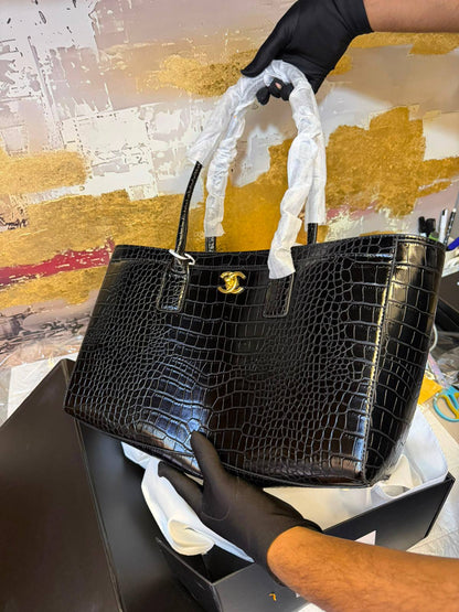 Chanel
Master
330 dhs🇦🇪🇦🇪
with box

Zain175
♥️♥️♥️