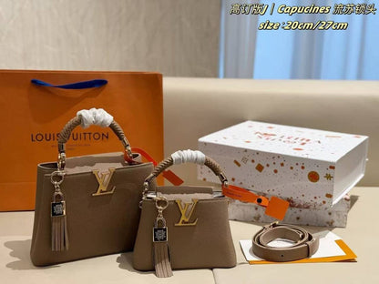 LV 
Master✅✅
    27cm 320 dhs🇦🇪🇦🇪
    21cm 300 dhs🇦🇪🇦🇪

Zain131
♥️♥️♥️