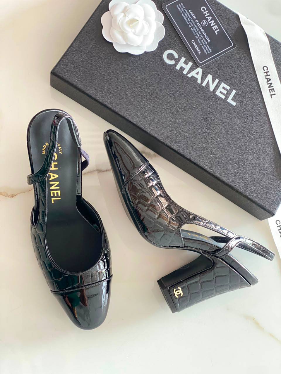 Chanel
AAA master quality 
Size 36……….41 
450 dhs🇦🇪🇦🇪

Zain180
♥️♥️♥️