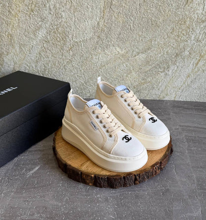 CHANEL 💫😍
SuperMaster Quality 💯
450 dhs✅
Size: 36-41 💥

Zain171
♥️♥️♥️