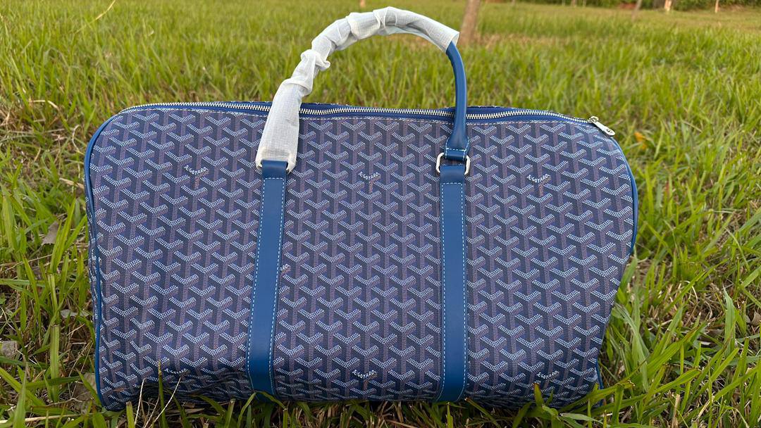 Goyard 
110 dhs🇦🇪🇦🇪
size 55cm

Zain42
♥️♥️♥️