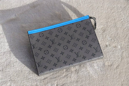 Men's Clutch
90 dhs💓
With Box

Zain33
♥️♥️♥️