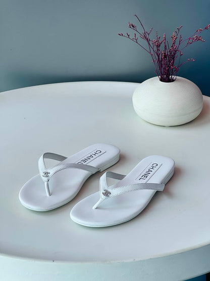 Chanel 🌴
Size 36-41
_Super master high quality_🪡
400 dhs💓

Zain176
♥️♥️♥️