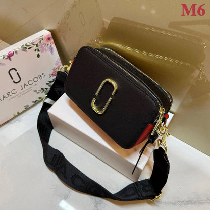 MARC JACOBS 

GOOD QUALITY 

WITH BOX 
🎁🎁🎁

90 dhs🪙🖤

Zain39
♥️♥️♥️