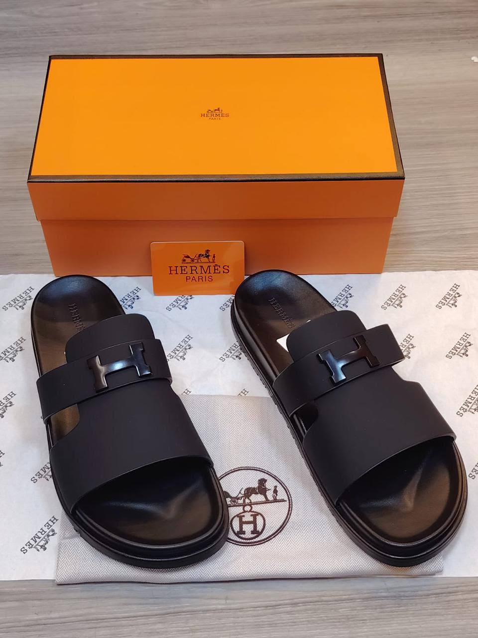 Hermes Slipper
High Quality 
Size 40 To 45
105 dhs🇦🇪🇦🇪

Zain120
♥️♥️♥️