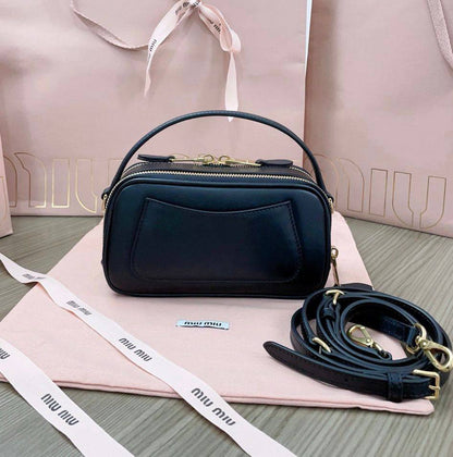 MIU MIU 

 GOOD QUALITY 

WITH BOX  🎁

90 dhs✅

Zain295
♥️♥️♥️