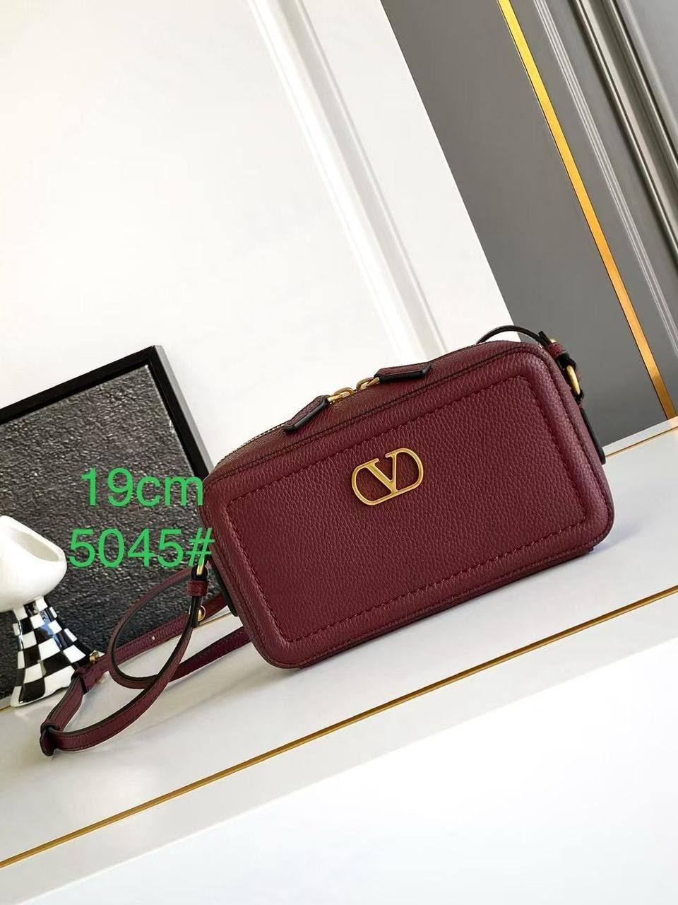 Valentino 
Master
240 dhs✅

Zain153
♥️♥️♥️