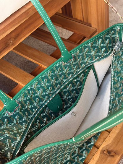 GOYARD 

Super Master Quality 
With zipper 
Size PM 

For Price 👇 WhatsApp✅
0568585901 
0507557372
0552275751 Owner Zain 👌

Zain321
♥️♥️♥️