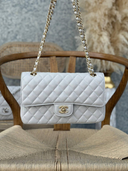 CHANEL
25cm
370 dhs🌺
Top quality 
With box🎁

Zain167
♥️♥️♥️