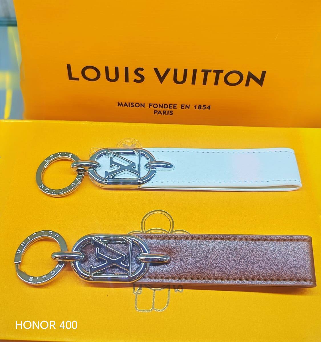 Key chain

80 dhs 

With good branded box
🎁🎁🎁

Zain122
♥️♥️♥️