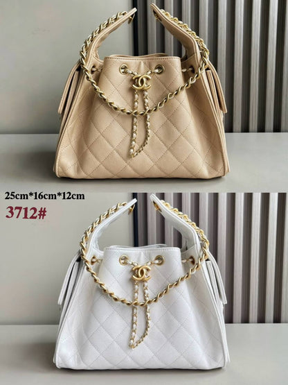 CHANEL
 GOOD QUALITY 
120 dhs✅

Zain39
♥️♥️♥️