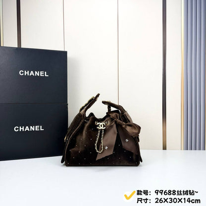Chanel 
Master
350 dhs✅

Zain228
♥️♥️♥️
