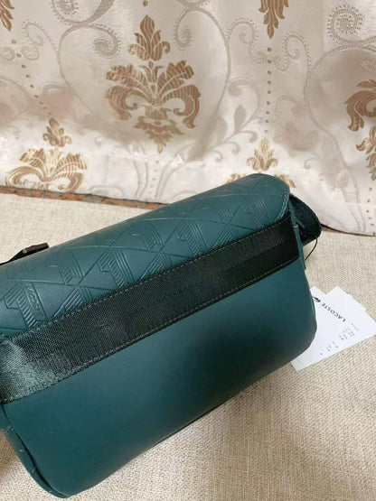 Lacoste
24*15*8 cm
85 dhs💓

Zain17
♥️♥️♥️