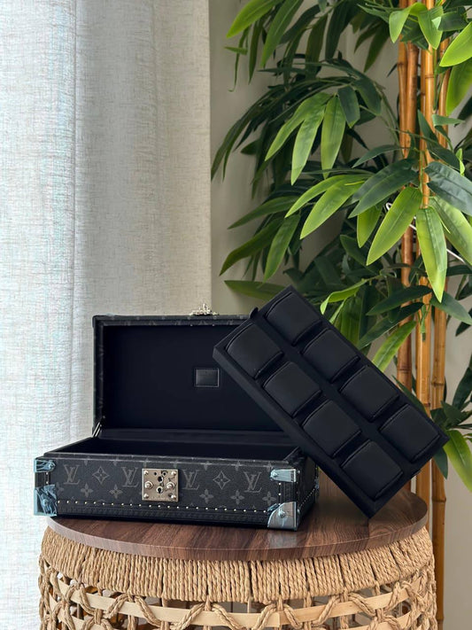LOUIS VUITTON 
*❗️WATCH BOX❗*
*SUPER MASTER QUALITY ❗*
950 dhs✅
*WITH  PAPERBAG❗*

Zain267
♥️♥️♥️