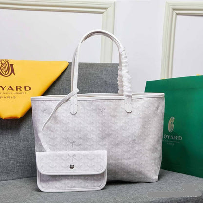 🌼 Goyard 
1️⃣ First quality 
Size : 46 * 27 cm
80 dhs💓

Zain115
♥️♥️♥️