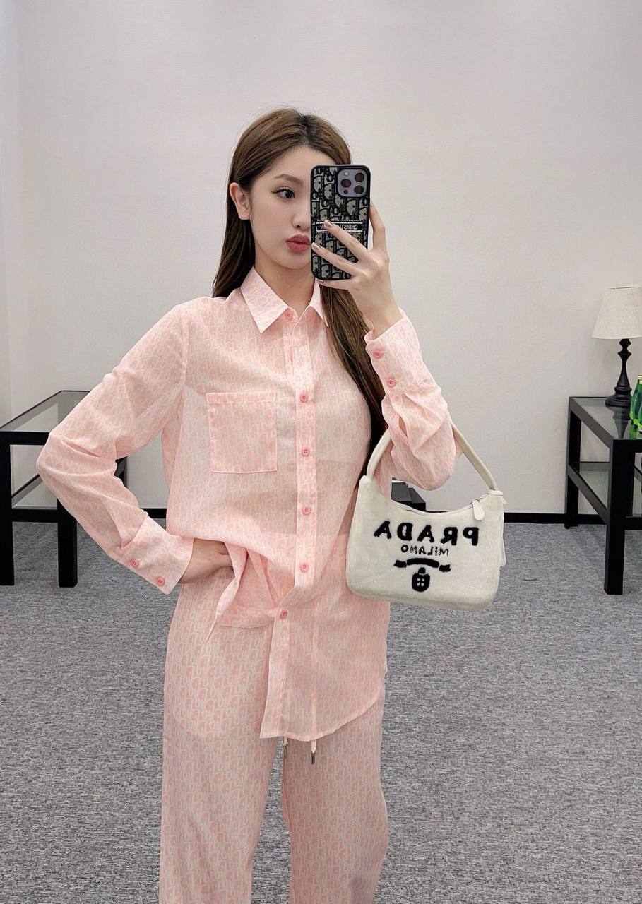 *New collections      
230 dhs🪙
*good  quality  ✅
*Sizes:S M L * 
*AVAILABLE NOW*

Zain231
♥️♥️♥️