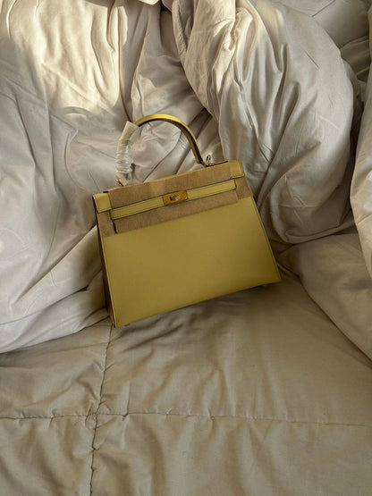 HERMES
KELLY 25 👌🏻
HANDMADE ✅
For Price 👇 WTSP Text Zain 0568585901

ZainShop
♥️♥️♥️