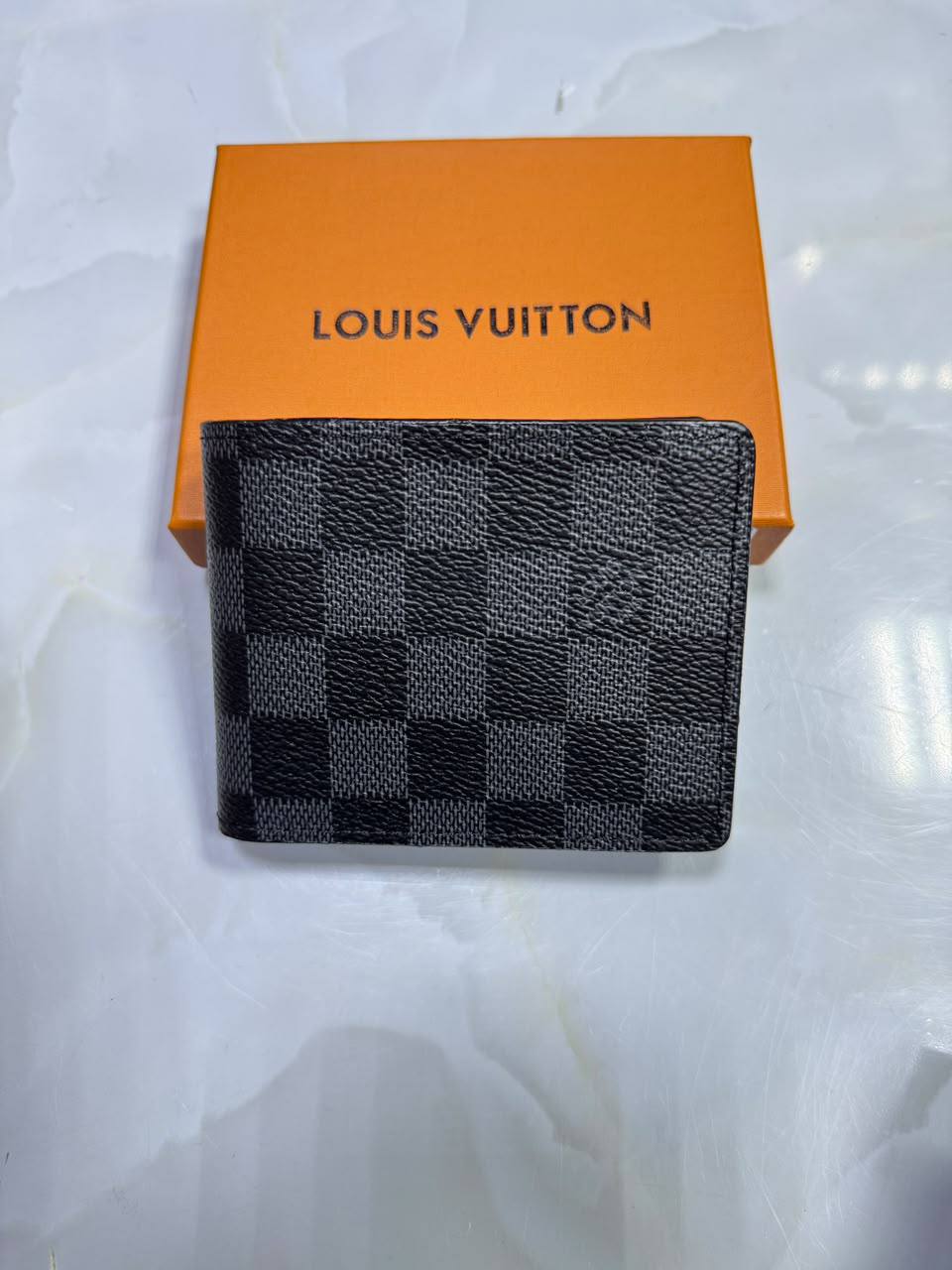 LV-men's 
wallet

With box 
30 dhs🇦🇪🇦🇪

Zain50
♥️♥️♥️