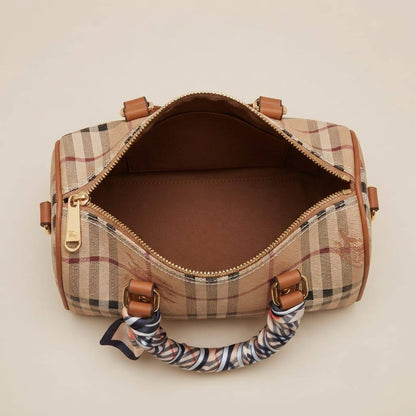 Burberry  ʙᴏᴡʟɪɴɢ ʙᴀɢ
sᴘᴇᴇᴅʏ ᴛᴏᴘ ʜᴀɴᴅʟᴇ ʙᴀɢ
ᴡɪᴛʜ ᴛᴡɪʟʟʏ /ʀɪʙʙᴏɴ ʟᴀᴄᴇ
ɢᴏʟᴅ ʜᴀʀᴅᴡᴀʀᴇ

  ✦ sɪᴢᴇ SMALL ᴘʀɪᴄᴇ :*70 ᴅʜs* 
  ✦ sɪᴢᴇ MEDIUM ᴘʀɪᴄᴇ : *75 ᴅʜs*

Zain31
♥️♥️♥️