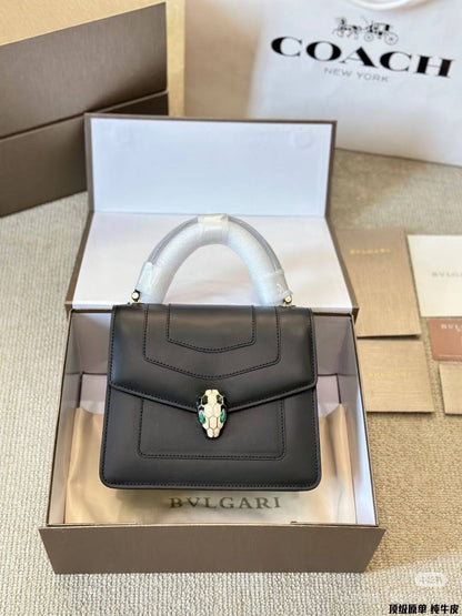 BVLGARI 
Master

400 dhs🌺

#with box💕💕💁‍♂️
🎁🎁🎁

Zain228
♥️♥️♥️