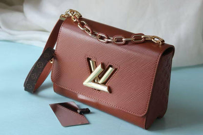 LV
Master
380 dhs✅
Premium quality 

Zain297
♥️♥️♥️