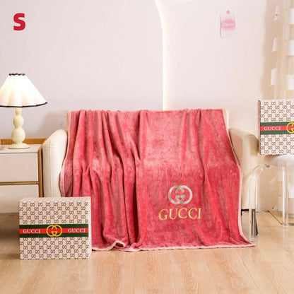 Blanket new came good quality single size 
40 dhs🪙🖤

Zain39
♥️♥️♥️