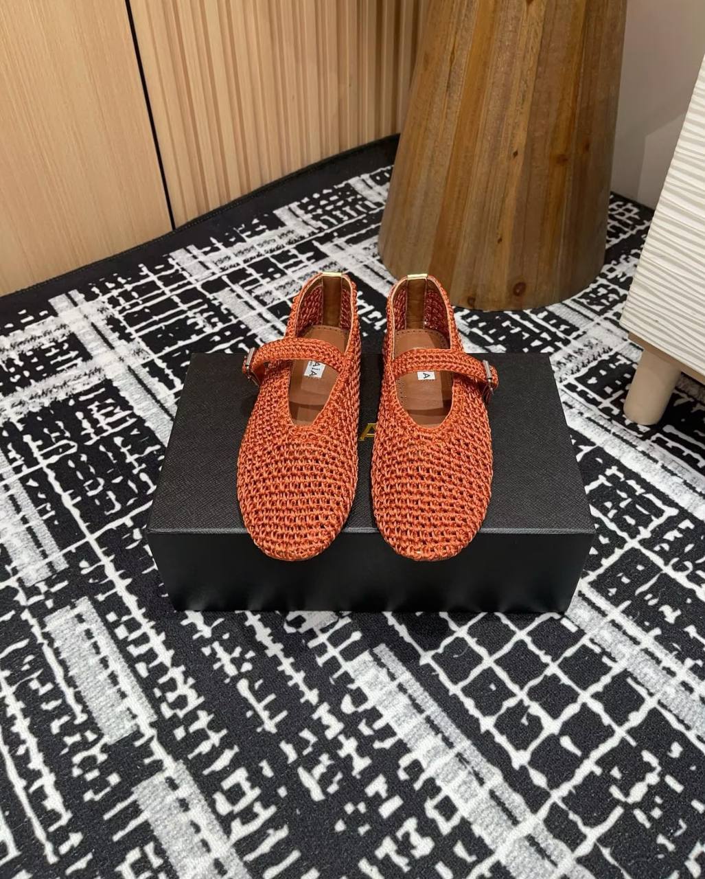 ALAIA
High quality🤗
SIZE  ……… 36-42🥳
360 dhs💓

Zain260
♥️♥️♥️