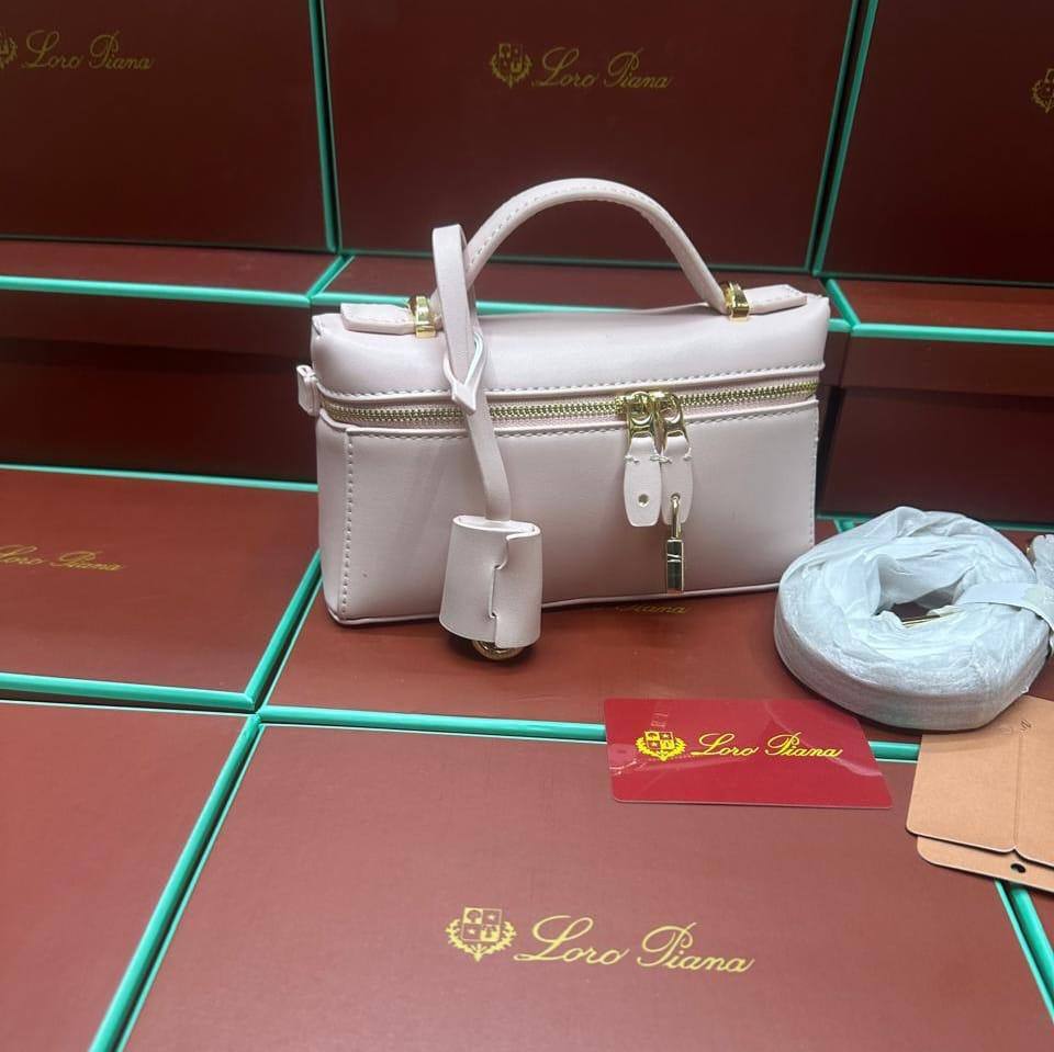 Loro Piana
110 dhs🇦🇪🇦🇪

Zain143
♥️♥️♥️
