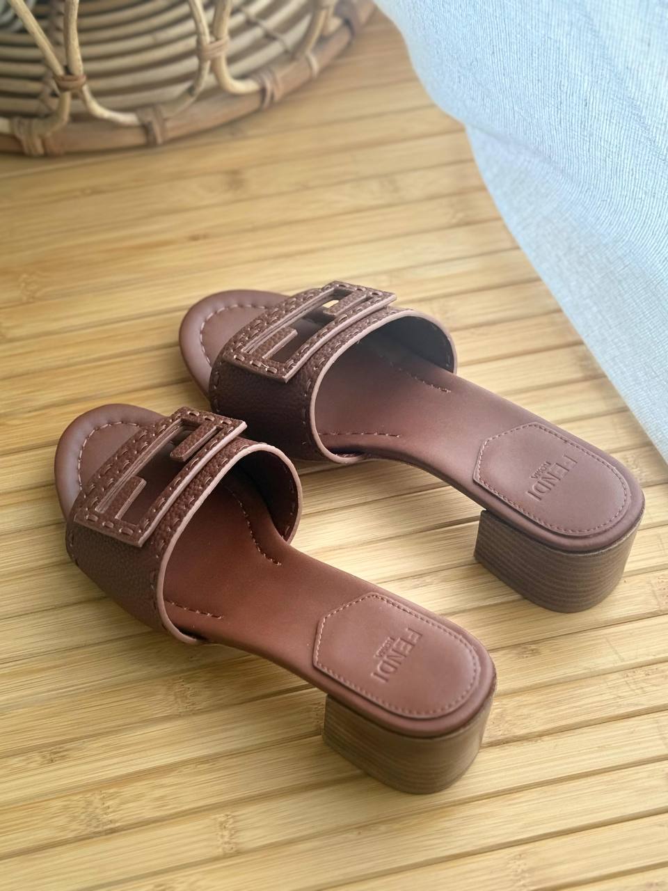 Fendi
*AAA Quality*
𝗦𝗶𝘇𝗲 𝟯𝟲 𝘁𝗼𝗼 𝟰𝟭 
400 dhs💓

Zain302
♥️♥️♥️