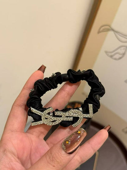 Head Accessories ❤️‍🔥*
good quality 💯
With paper bag🛍️
20 dhs💓

Zain216
♥️♥️♥️