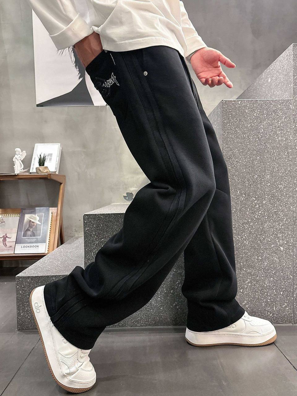 *NEW BALENCIAGA*
*♕ 𝐒𝐔𝐏𝐄𝐑 𝐌𝐀𝐒𝐓𝐄𝐑 ♕*
*SIZE: M,L,XL,XXL,XXXL*
300 dhs🪙💚

Zain227
♥️♥️♥️