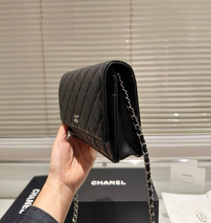 CHANEL 
COPY ONE 

WITH BOX 
🎁🎁🎁

190 dhs✅
leather 

Zain39
♥️♥️♥️
