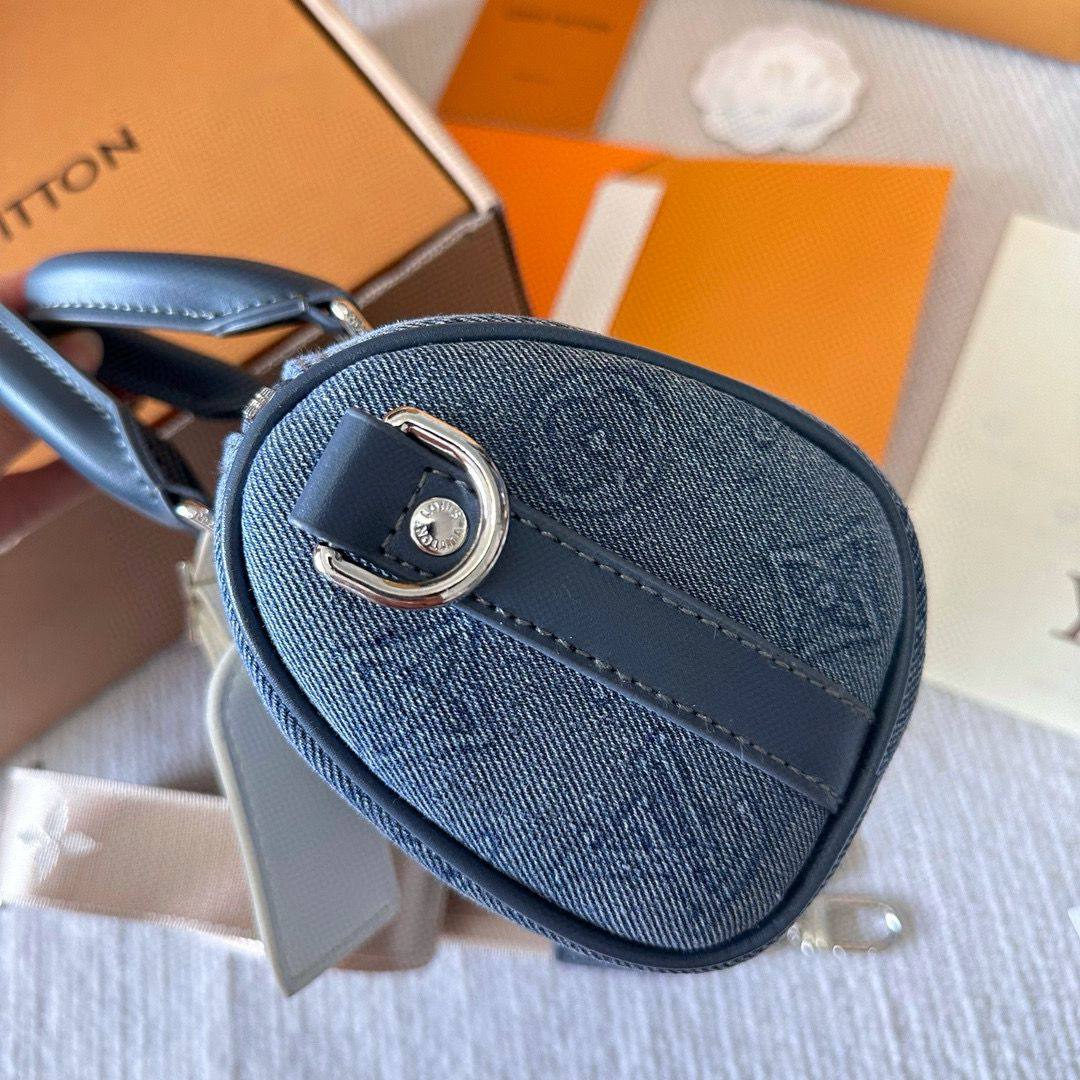 LV

COPY ONE 
NEW CAME 
WITH DOUBLE  BOX 

215 dhs🇦🇪🇦🇪🇦🇪

Zain295
♥️♥️♥️
