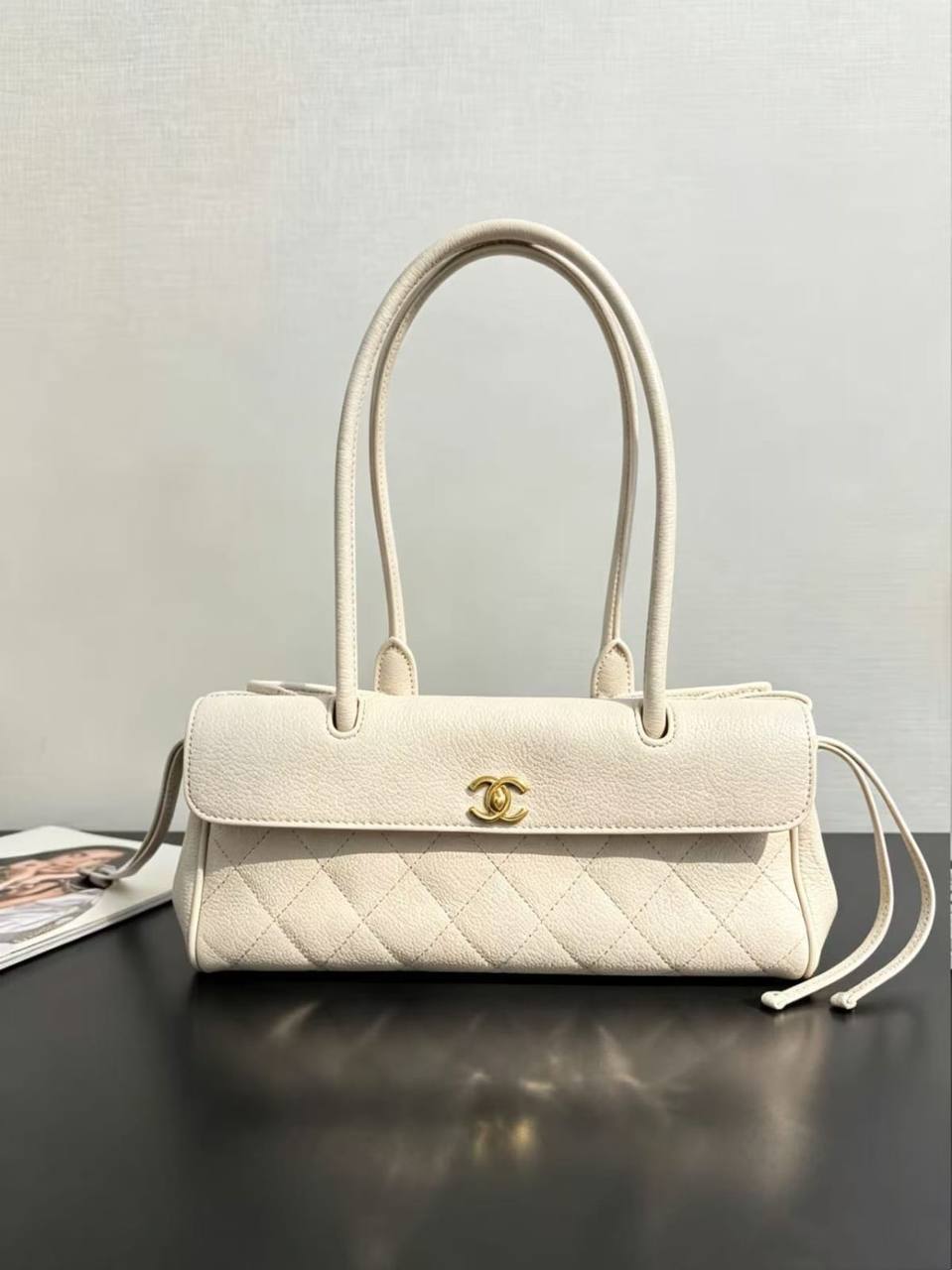 Chanel 
130 dhs🇦🇪🇦🇪
Size 33×12×15cm

Zain42
♥️♥️♥️