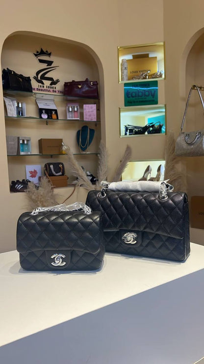Chanel
very good quality
Size 25 cm  120 dhs💛
Size 20 cm  110 dhs💛

Zainstore
♥️♥️♥️
Zc