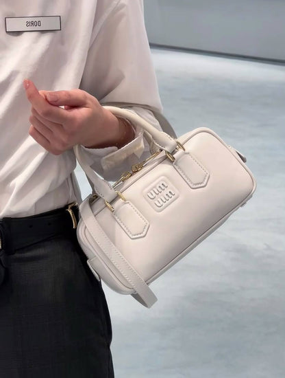 MIU MIU 

NEW CAME 
HIGH QUALITY 
WITH BOX 

120 dhs🇦🇪🇦🇪

Zain295
♥️♥️♥️