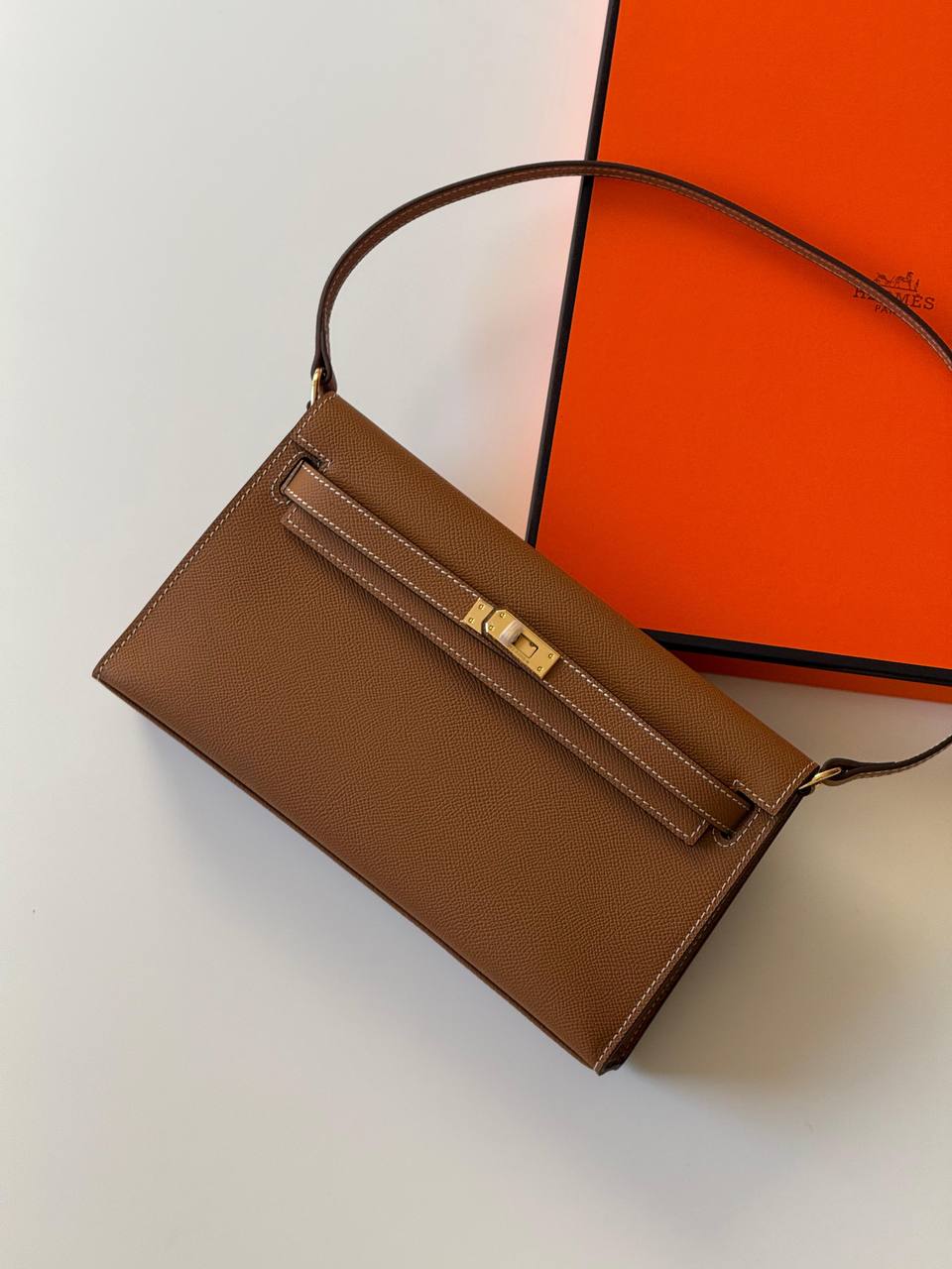 Hermes pochette epsom 
27cm💕master quality😍

with box
🎁🎁🎁

340 dhs🪙💕

Zain52
♥️♥️♥️