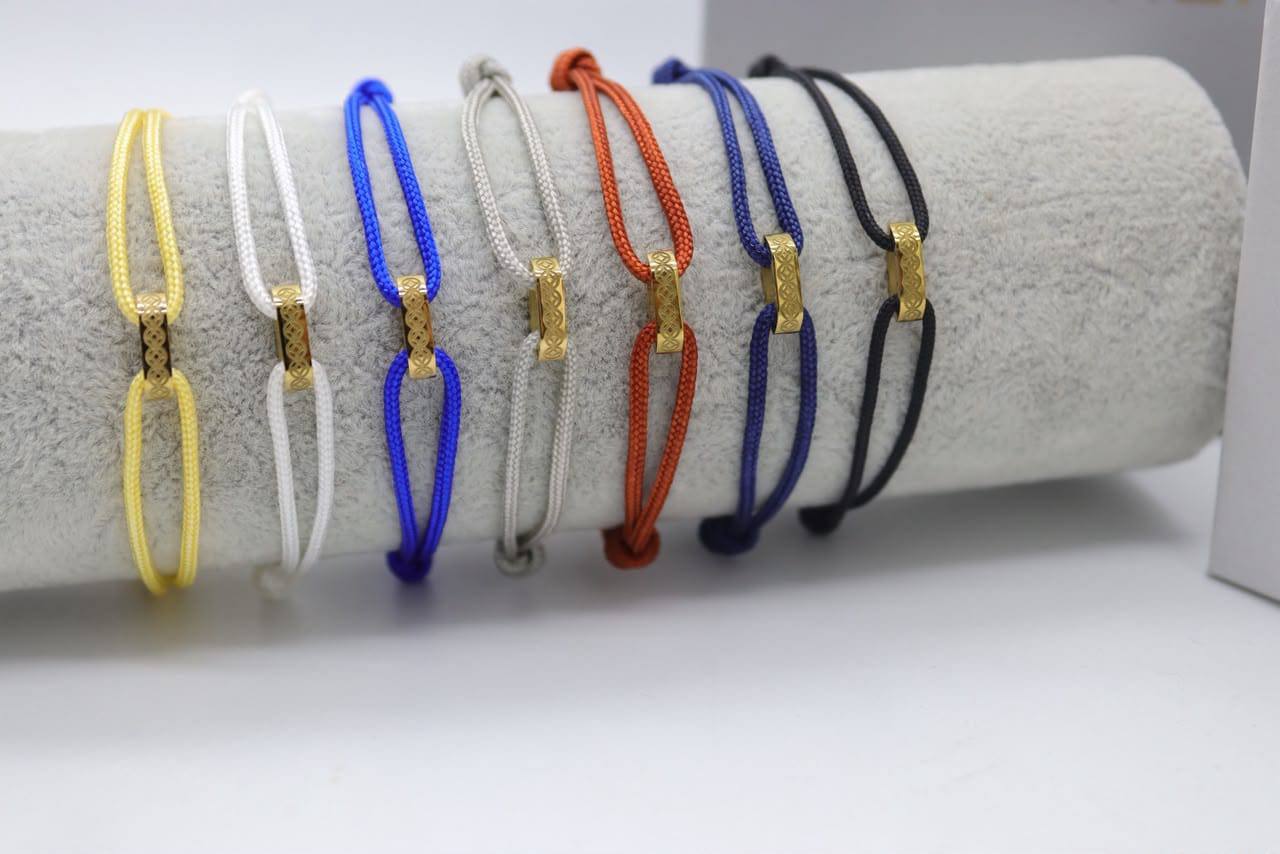 New Bracelet
Feathers 
55 dhs✅
With Box And Paper Bag

Zain33
♥️♥️♥️