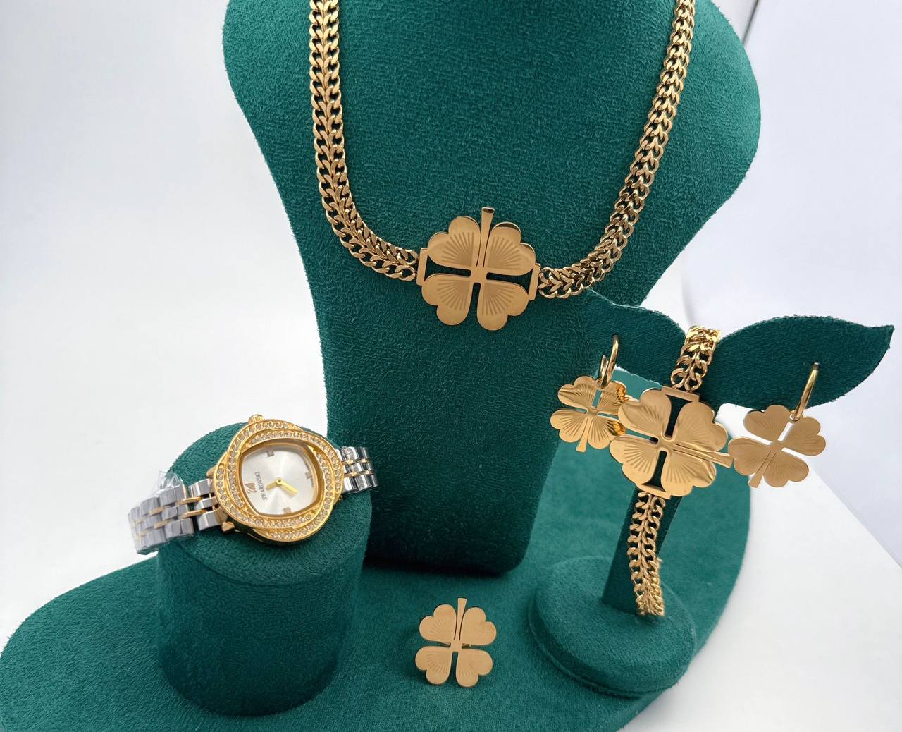 Accessories Set

With box 
🎁🎁🎁

90 dhs🪙💚

Zain45
♥️♥️♥️